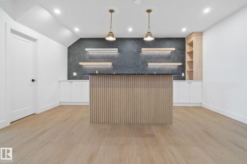 20908 128 Avenue, Edmonton, AB - Indoor