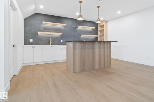 20908 128 Avenue, Edmonton, AB - Indoor Photo Showing Kitchen