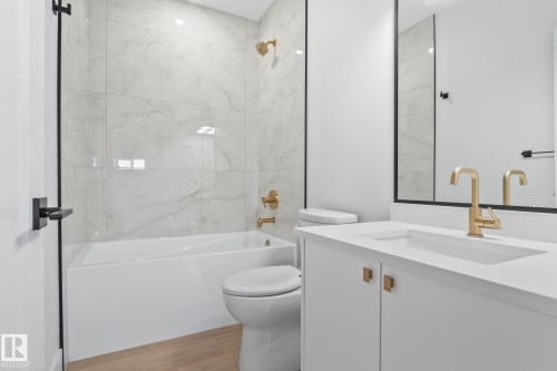 20908 128 Avenue, Edmonton, AB - Indoor Photo Showing Bathroom