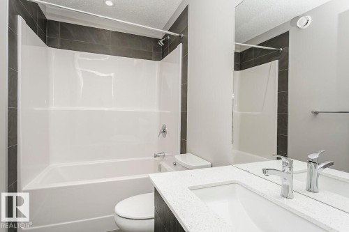 4303 Kinglet Drive, Edmonton, AB - Indoor Photo Showing Bathroom