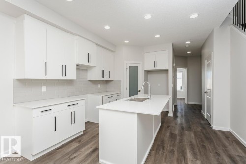 4299 Kinglet Drive, Edmonton, AB - Indoor Photo Showing Kitchen With Upgraded Kitchen