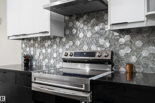 23 Hunter Place, Spruce Grove, AB - Indoor Photo Showing Kitchen