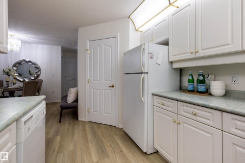120 6703 172 Street, Edmonton, AB - Indoor Photo Showing Kitchen