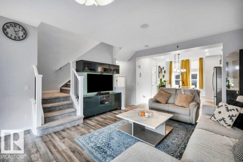 2821 Anton Wynd, Edmonton, AB - Indoor Photo Showing Living Room