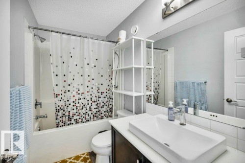 2821 Anton Wynd, Edmonton, AB - Indoor Photo Showing Bathroom