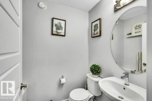 2821 Anton Wynd, Edmonton, AB - Indoor Photo Showing Bathroom