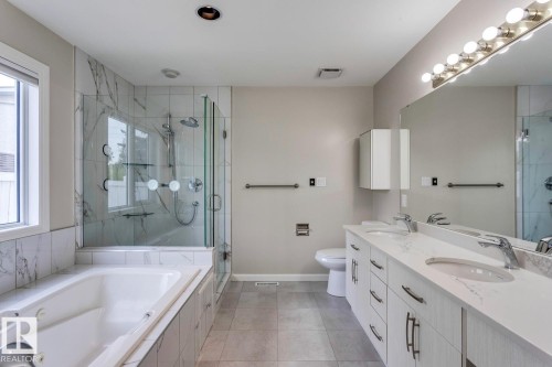 12416 29A Avenue, Edmonton, AB - Indoor Photo Showing Bathroom