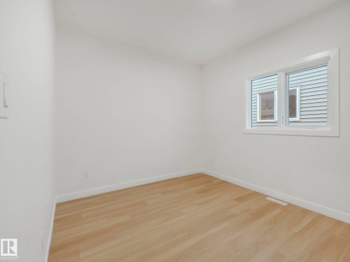 3138 Magpie Wy, Edmonton, AB - Indoor Photo Showing Other Room