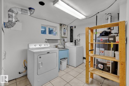 11130 71 Avenue, Edmonton, AB - Indoor Photo Showing Laundry Room