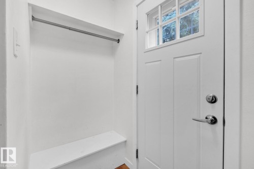 11130 71 Avenue, Edmonton, AB - Indoor