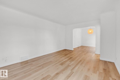 11130 71 Avenue, Edmonton, AB - Indoor Photo Showing Other Room