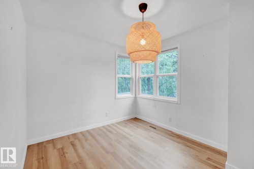 11130 71 Avenue, Edmonton, AB - Indoor Photo Showing Other Room