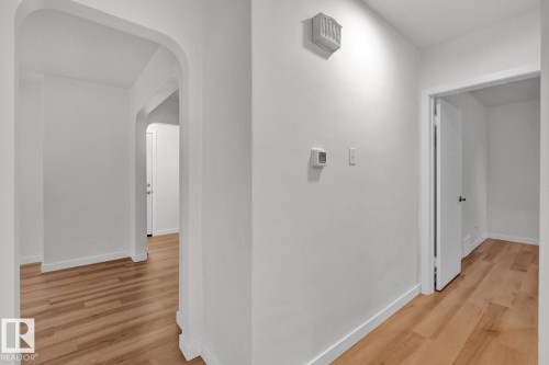 11130 71 Avenue, Edmonton, AB - Indoor Photo Showing Other Room