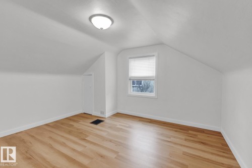 11130 71 Avenue, Edmonton, AB - Indoor Photo Showing Other Room