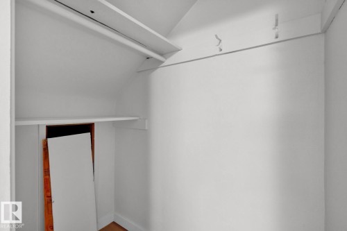 11130 71 Avenue, Edmonton, AB - Indoor With Storage