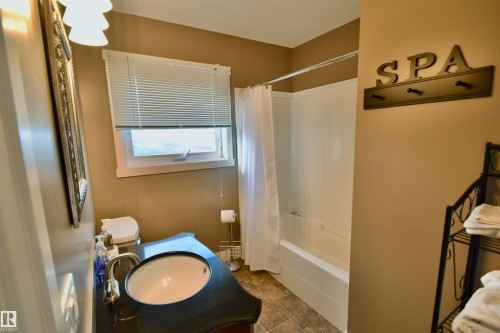 603 59201 Rng Road 95, Rural St. Paul County, AB - Indoor Photo Showing Bathroom