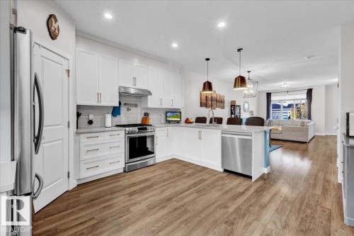 788 Berg Loop, Leduc, AB - Indoor Photo Showing Kitchen With Upgraded Kitchen