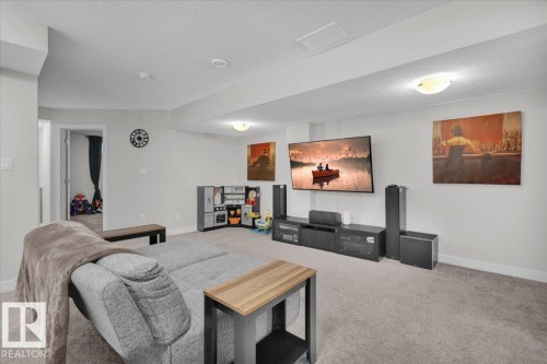 788 Berg Loop, Leduc, AB - Indoor