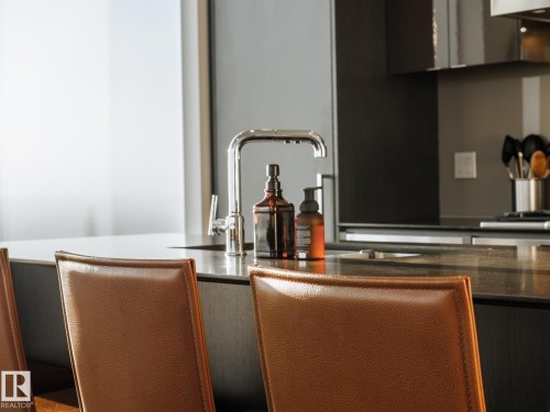 4402 10360 102 Street, Edmonton, AB - Indoor