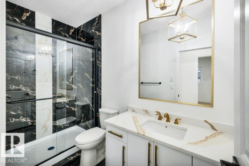 11010 174A Avenue, Edmonton, AB - Indoor Photo Showing Bathroom