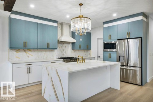 11010 174A Avenue, Edmonton, AB - Indoor Photo Showing Kitchen With Upgraded Kitchen