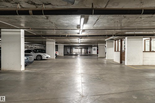 207 2612 109 Street, Edmonton, AB - Indoor Photo Showing Garage