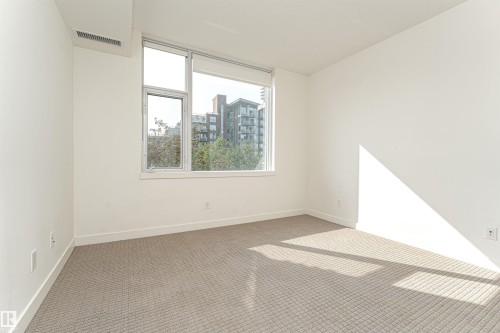 207 2612 109 Street, Edmonton, AB - Indoor Photo Showing Other Room