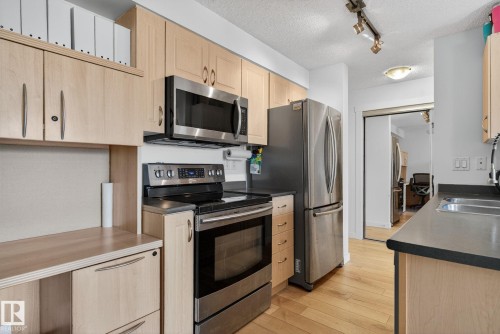 203 13908 136 Street, Edmonton, AB - Indoor Photo Showing Kitchen With Stainless Steel Kitchen