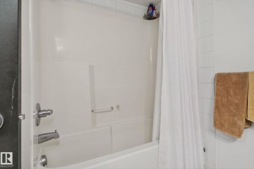 203 13908 136 Street, Edmonton, AB - Indoor Photo Showing Bathroom