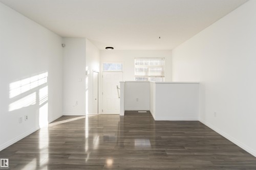 3 465 Hemingway Rd, Edmonton, AB - Indoor Photo Showing Other Room