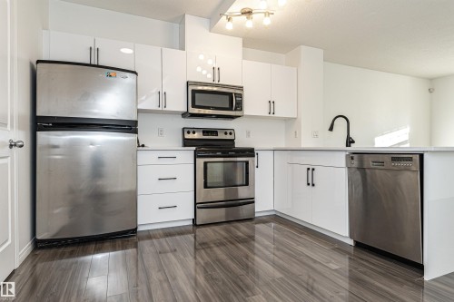 3 465 Hemingway Rd, Edmonton, AB - Indoor Photo Showing Kitchen With Stainless Steel Kitchen With Upgraded Kitchen