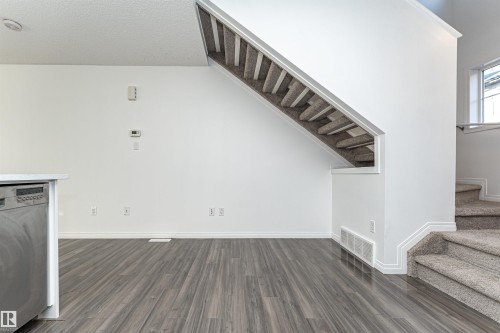 3 465 Hemingway Rd, Edmonton, AB - Indoor Photo Showing Other Room