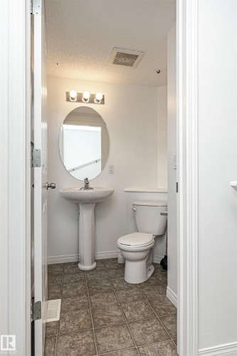 3 465 Hemingway Rd, Edmonton, AB - Indoor Photo Showing Bathroom