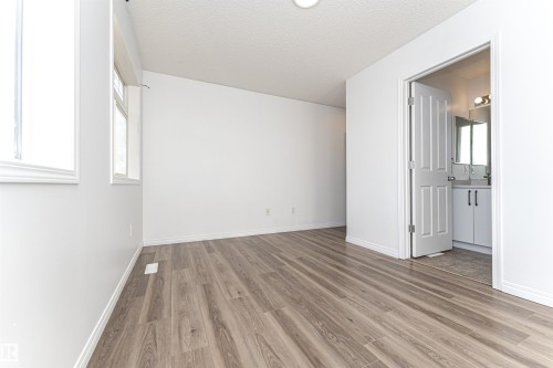 3 465 Hemingway Rd, Edmonton, AB - Indoor Photo Showing Other Room
