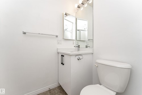 3 465 Hemingway Rd, Edmonton, AB - Indoor Photo Showing Bathroom