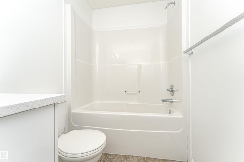 3 465 Hemingway Rd, Edmonton, AB - Indoor Photo Showing Bathroom