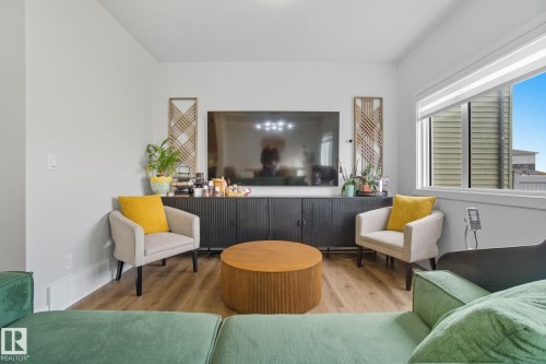 9307 Pear Link Sw, Edmonton, AB - Indoor Photo Showing Living Room