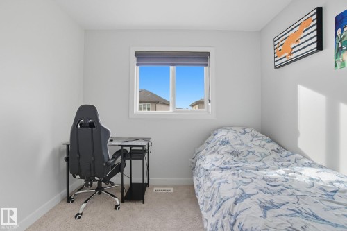 9307 Pear Link Sw, Edmonton, AB - Indoor Photo Showing Bedroom