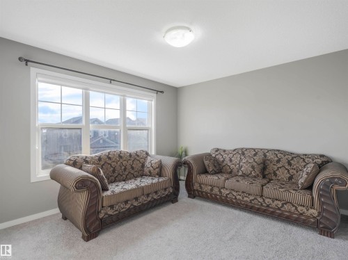 3565 Cherry Landing Landing, Edmonton, AB - Indoor Photo Showing Living Room
