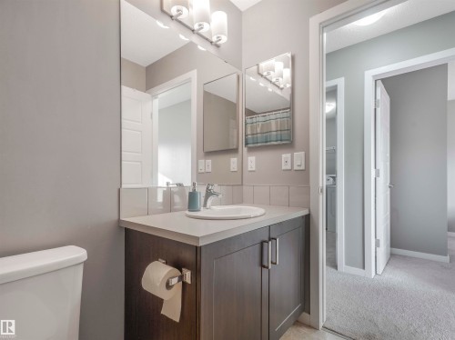 3565 Cherry Landing Landing, Edmonton, AB - Indoor Photo Showing Bathroom