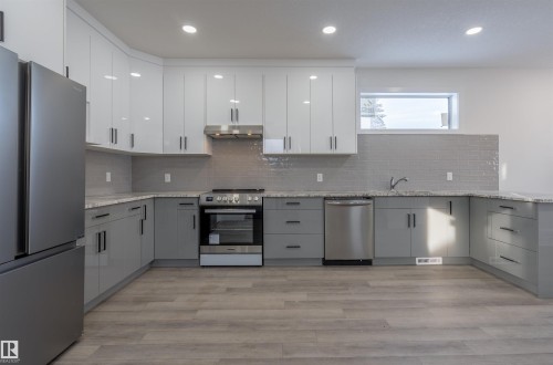 10446 142 Street, Edmonton, AB - Indoor Photo Showing Kitchen With Upgraded Kitchen