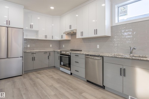 10446 142 Street, Edmonton, AB - Indoor Photo Showing Kitchen With Upgraded Kitchen