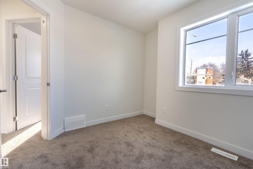 10446 142 Street, Edmonton, AB - Indoor Photo Showing Other Room