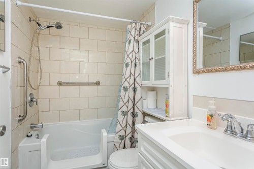 109 15105 121 Street Nw, Edmonton, AB - Indoor Photo Showing Bathroom