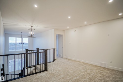 1019 14 Avenue, Edmonton, AB - Indoor Photo Showing Other Room