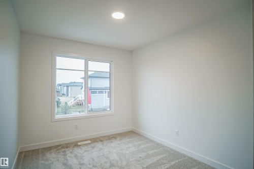 1019 14 Avenue, Edmonton, AB - Indoor Photo Showing Other Room