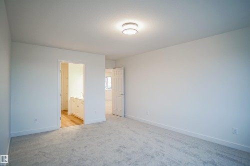1019 14 Avenue, Edmonton, AB - Indoor Photo Showing Other Room