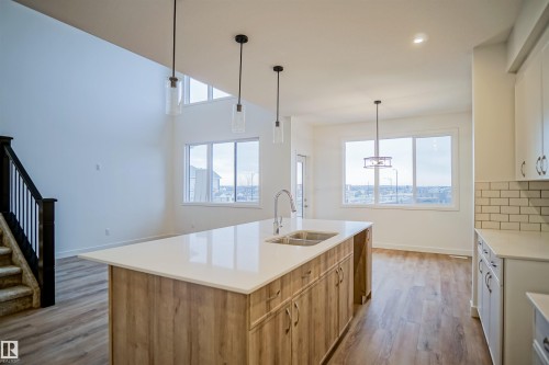 1019 14 Avenue, Edmonton, AB - Indoor Photo Showing Kitchen With Double Sink With Upgraded Kitchen