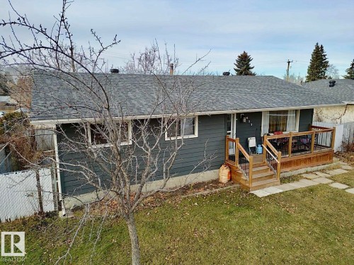 617 MCLEOD Avenue  Spruce Grove, AB T7X 2H1