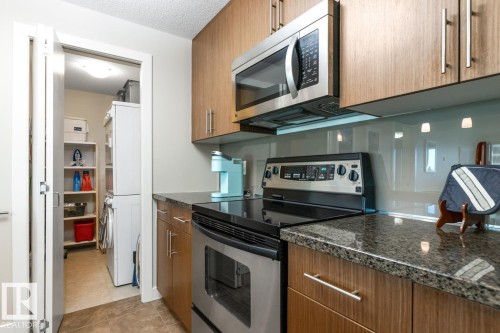 607 10055 118 Street, Edmonton, AB - Indoor Photo Showing Kitchen